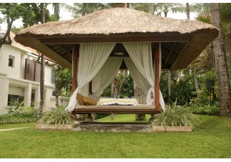  outdoor draperies 