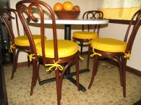 round cushions, round chair cushions, stool cushions, round application