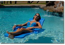 UNSNKABLE ENSOLITE CHAISE-BLUE