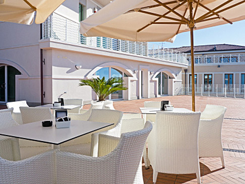 Outdoor Patio Umbrellas